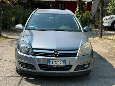 Usata Opel Astra Elegance 105 CV (77 kW) 2005 Grigio Station wagon