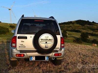 Usata Suzuki Grand Vitara 173 CV (127 kW) 2003 Grigio SUV