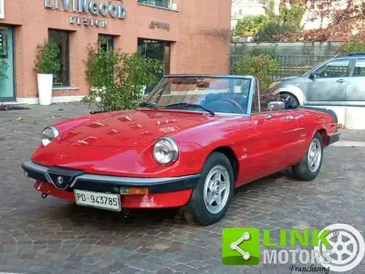 Usata Alfa Romeo Spider 101 CV (74 kW) 1989 Rosso Cabrio