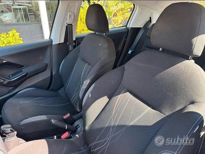 Bianco Usata 2016 Peugeot 208 Utilitaria | 10.000 € (Molto cara)