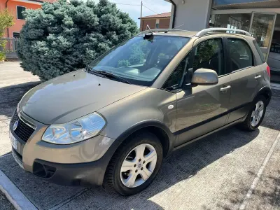 Usata Fiat Sedici Emotion 107 CV (78 kW) 2007 Bronzo SUV