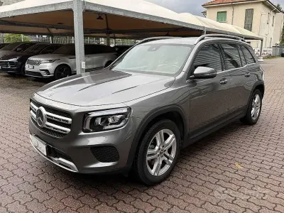 Usata Mercedes GLB180 116 CV (85 kW) 2021 Grigio / metallizzato SUV