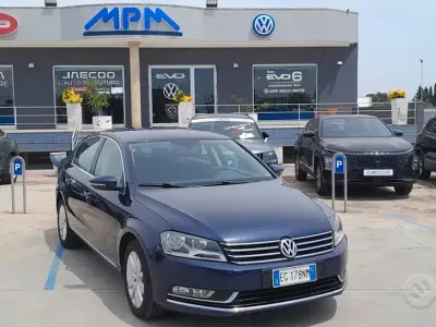 Usata VW Passat 105 CV (77 kW) 2011 Bluazzurro Berlina