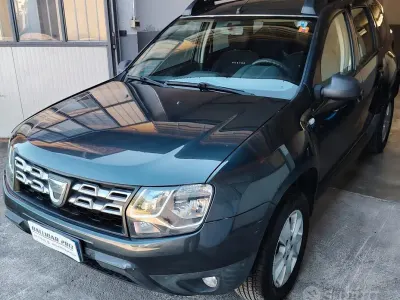 Käytetty Dacia Duster Lauréate 101 HP (74 kW) 2014 Musta Katumaasturi