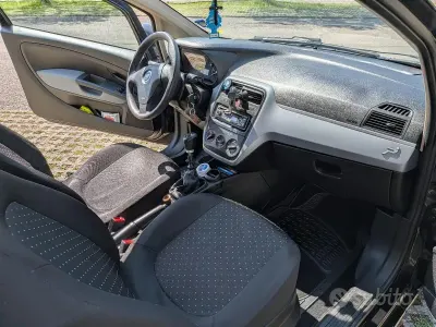 Usata Fiat Grande Punto 77 CV (56 kW) 2006 Nero Utilitaria