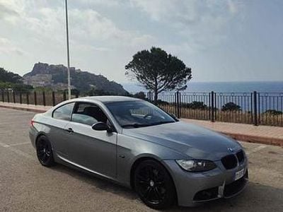 Usata BMW 320 Sport Line 177 CV (130 kW) 2009 Grigio Coupé