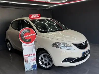 Usata Lancia Ypsilon Platinum 95 CV (69 kW) 2016 Beige Utilitaria