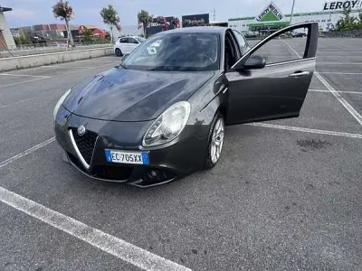 Usata Alfa Romeo Giulietta Distinctive 170 CV (125 kW) 2010 Grigio Utilitaria
