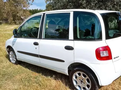 Usata Fiat Multipla 103 CV (75 kW) 2009 Bianco Monovolume