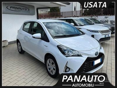Usata Toyota Yaris Hybrid Business Edition 73 CV (53 kW) 2021 Bianco Berlina
