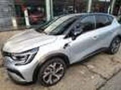 Usata Renault Captur RS Line 94 CV (69 kW) 2022 Argento SUV