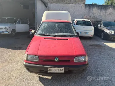Usado Skoda Felicia 64 CV (47 kW) 1999 Rojo Berlina