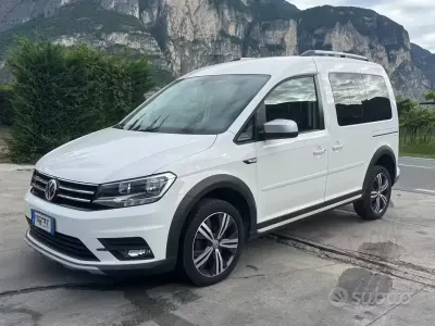 Usata VW Caddy 122 CV (89 kW) 2020 Bianco Monovolume