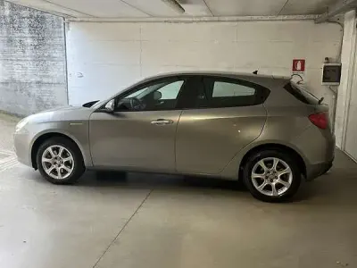 Usata Alfa Romeo Giulietta Distinctive 170 CV (125 kW) 2011 Utilitaria