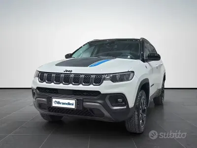 Usata Jeep Compass Trailhawk 179 CV (131 kW) 2023 Bianco / tetto nero SUV