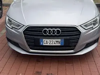 Usata Audi A3 Business 116 CV (85 kW) 2018 Grigio Berlina