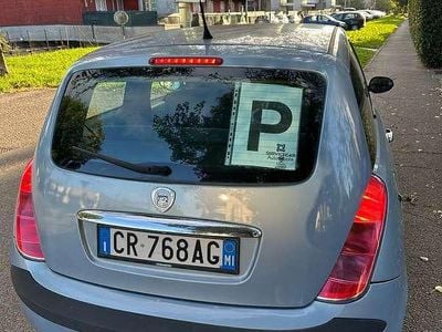 Usata Lancia Ypsilon 69 CV (50 kW) 2004 Blu/azzurro Utilitaria