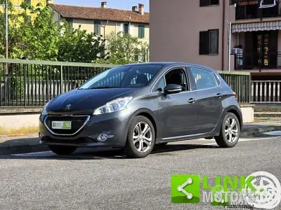 Usata Peugeot 208 Allure 82 CV (60 kW) 2014 Grigio Utilitaria