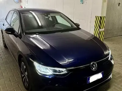 Usata VW Golf VIII 115 CV (84 kW) 2021 Bluazzurro