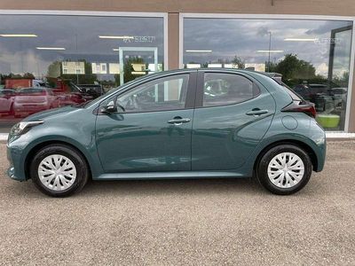 Nuova Toyota Yaris Hybrid Active 92 CV (67 kW) 2026 Bianco Berlina