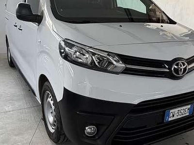 Usata Toyota Proace 120 CV (88 kW) 2024 Bianco Monovolume