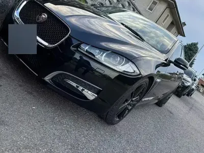 Usata Jaguar XF 200 CV (147 kW) 2014 Nero Berlina