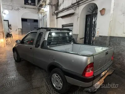Usata Fiat Strada 80 CV (58 kW) 2020 Grigio Pick-up