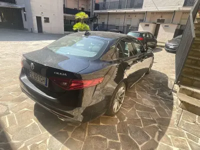 Usata Alfa Romeo Giulia Business 179 CV (131 kW) 2017 Nero Berlina