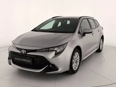 Nuova Toyota Corolla Active 196 CV (144 kW) 2025 Silver metallic Station wagon