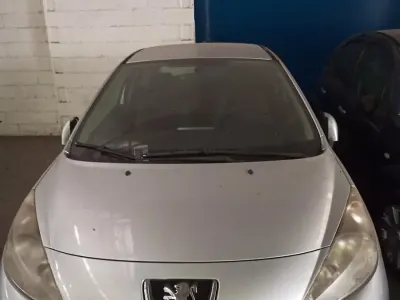 Usata Peugeot 207 70 CV (51 kW) 2008 Grigio Berlina