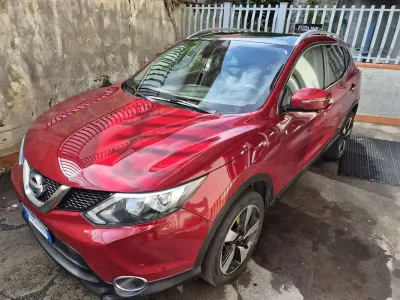Usata Nissan Qashqai 110 CV (80 kW) 2016 Rosso SUV
