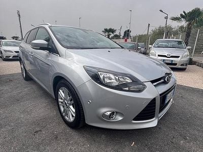 Begagnad Ford Focus Titanium 115 HK (84 kW) 2014 Grå Kombi