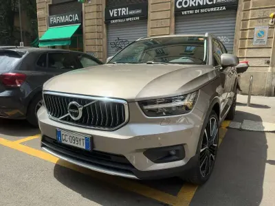 Usata Volvo XC40 Inscription 179 CV (131 kW) 2020 Grigio SUV