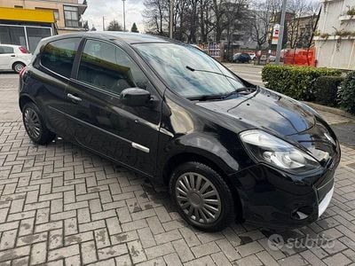 Gebraucht Renault Clio II 75 PS (55 kW) 2009 Limousine