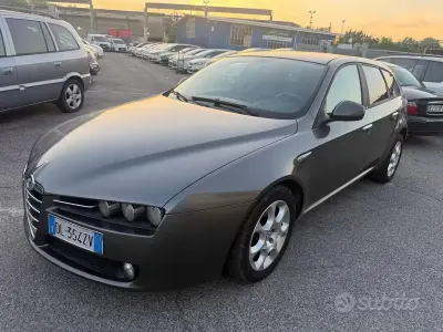 Usata Alfa Romeo 159 150 CV (110 kW) 2007 Grigio Station wagon