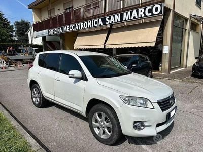 Usata Toyota RAV4 150 CV (110 kW) 2011 Bianco SUV