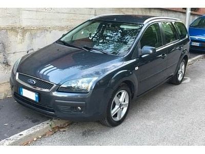 Usata Ford Focus 90 CV (66 kW) 2006 Grigio Station wagon