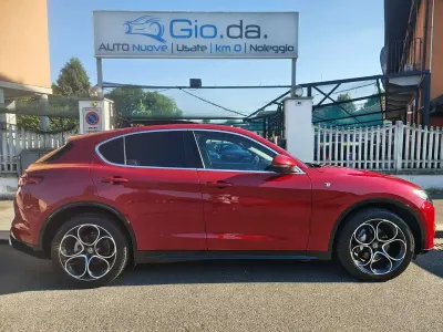 Usata Alfa Romeo Stelvio 209 CV (153 kW) 2021 Rosso SUV