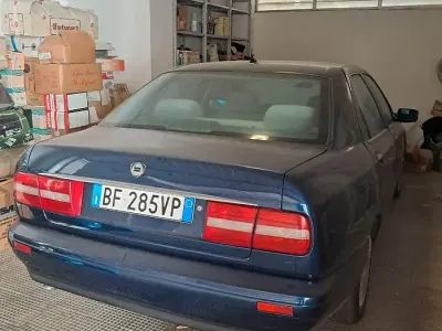 Usado Lancia Kappa 136 CV (100 kW) 1999 Azul Berlina