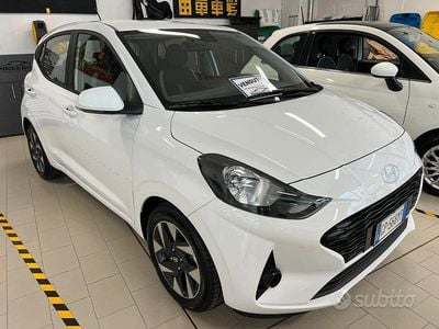 Usata Hyundai i10 67 CV (49 kW) 2023 Bianco Utilitaria