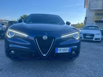 Usata Alfa Romeo Stelvio Super 210 CV (154 kW) 2018 Blu SUV