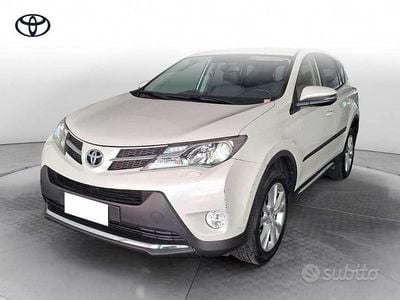 Usata Toyota RAV4 Lounge 124 CV (91 kW) 2014 Bianca SUV
