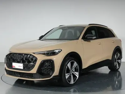 Usata Audi Q5 Edition .1 204 CV (150 kW) 2025 Oro sakhir metallizzato SUV