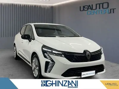 Usado Renault Clio V Business 101 HP (74 kW) 2021 Cinzento Sedan