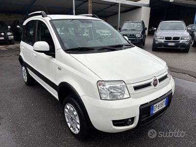Usata Fiat Panda 4x4 Climbing 75 CV (55 kW) 2012 Bianco Utilitaria