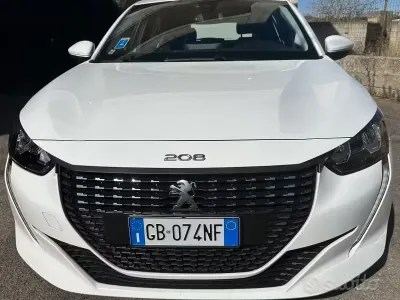 Begagnad Peugeot 208 Active 75 HK (55 kW) 2020 Vit Halvkombi