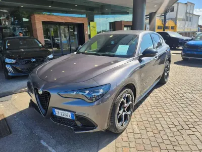 Usata Alfa Romeo Stelvio Veloce 209 CV (153 kW) 2025 Grigio SUV