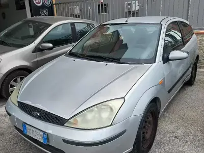 Usata Ford Focus 2002 Grigio Utilitaria