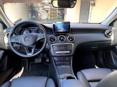 Usata Mercedes A180 109 CV (80 kW) 2017 Argento Berlina