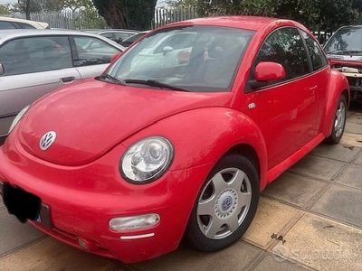 Usata VW New Beetle 150 CV (110 kW) 2000 Rosso Utilitaria